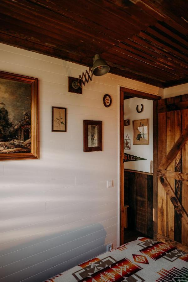 La Ferme Du Pont De Maumy, Cabane Au Bord De L'Etang Et Bain Nordique Busserolles Экстерьер фото