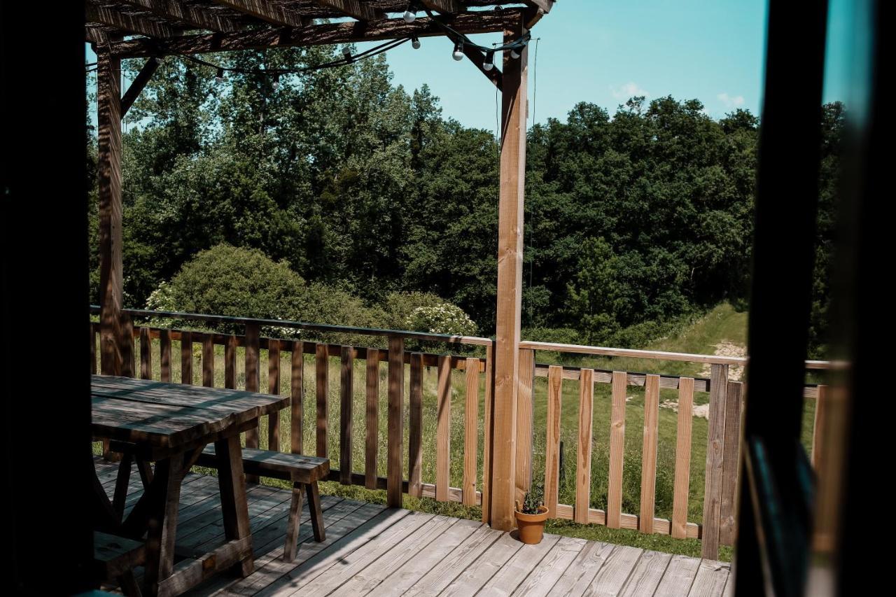 La Ferme Du Pont De Maumy, Cabane Au Bord De L'Etang Et Bain Nordique Busserolles Экстерьер фото